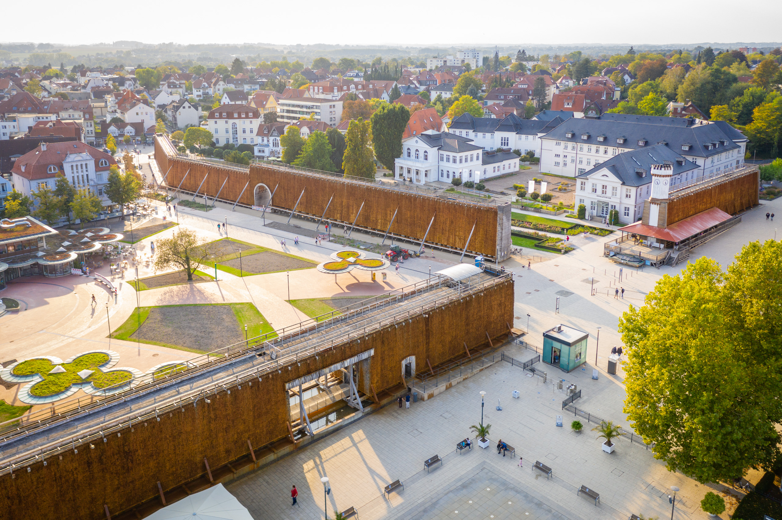 in Bad Salzuflen finden Sie drei imposante Gradierwerke direkt an der Altstadt gelegen